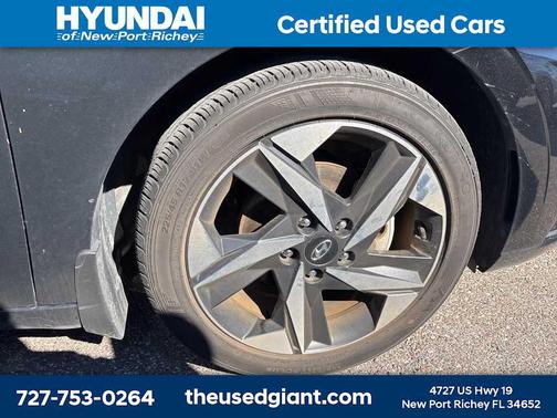 2023 Hyundai ELANTRA SEL