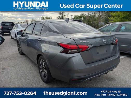 Gun Metallic 2021 Nissan Versa 1.6 SV