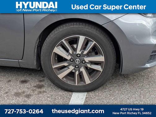 Gun Metallic 2021 Nissan Versa 1.6 SV