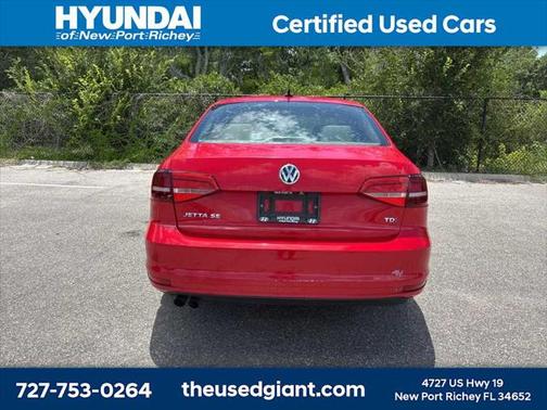2015 Volkswagen Jetta 2.0L TDI SE w/Connectivity