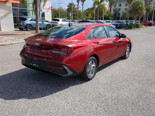2026 Hyundai ELANTRA SE