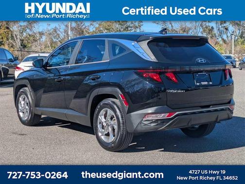 2022 Hyundai TUCSON SE