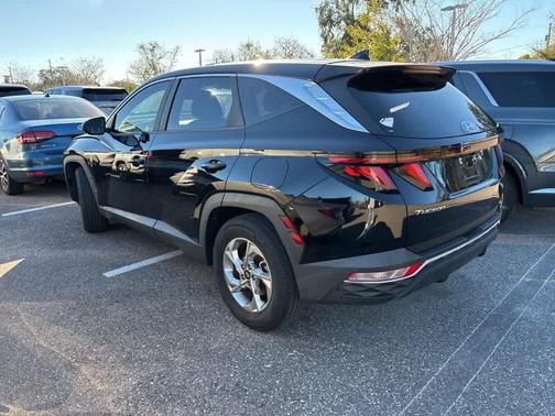 2022 Hyundai TUCSON SE