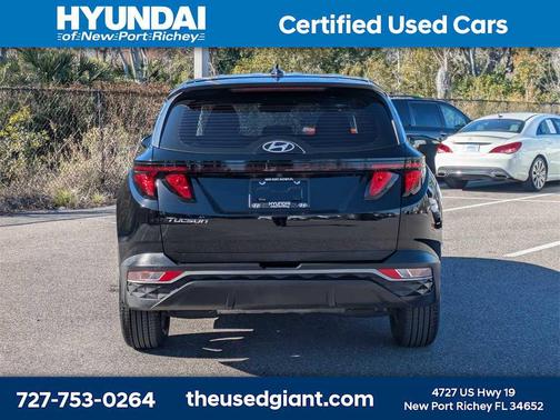 2022 Hyundai TUCSON SE