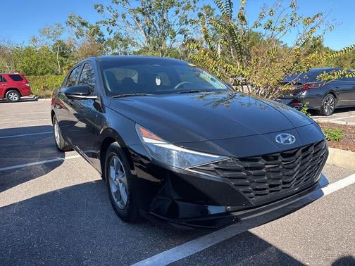 2021 Hyundai ELANTRA SE