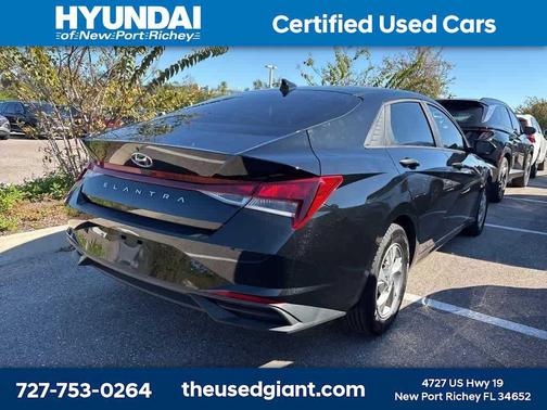 2021 Hyundai ELANTRA SE