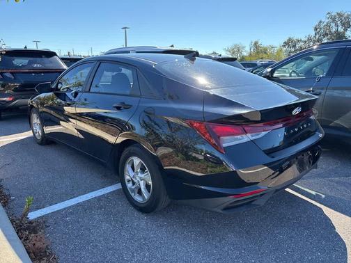 2021 Hyundai ELANTRA SE