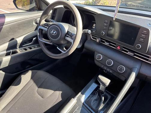 2021 Hyundai ELANTRA SE