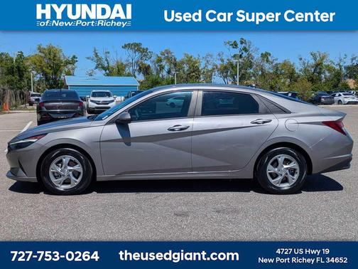 2023 Hyundai ELANTRA SE