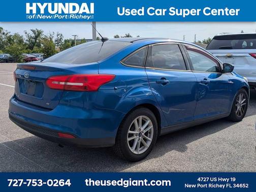 Lightning Blue Metallic 2018 Ford Focus SE