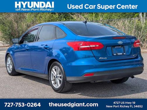 Lightning Blue Metallic 2018 Ford Focus SE