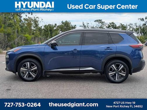 Caspian Blue Metallic/Super Black 2023 Nissan Rogue SL