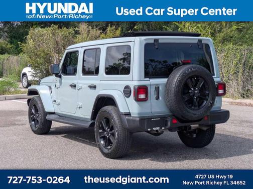 Earl Clearcoat 2023 Jeep Wrangler 4-Door Sahara Altitude 4x4