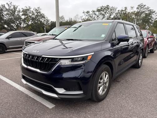 2024 Kia Carnival LX