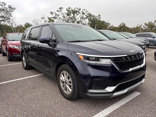 2024 Kia Carnival LX