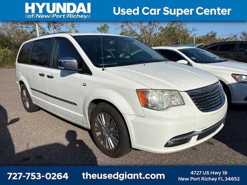 2014 Chrysler Town & Country Touring-L