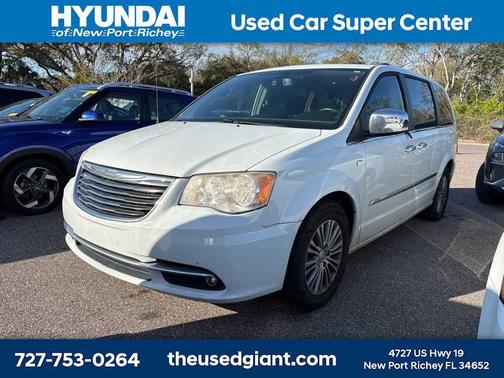 2014 Chrysler Town & Country Touring-L