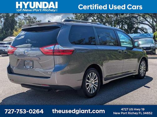 2018 Toyota Sienna XLE