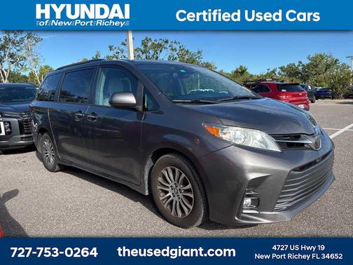 2018 Toyota Sienna XLE