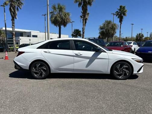 2025 Hyundai ELANTRA Sport