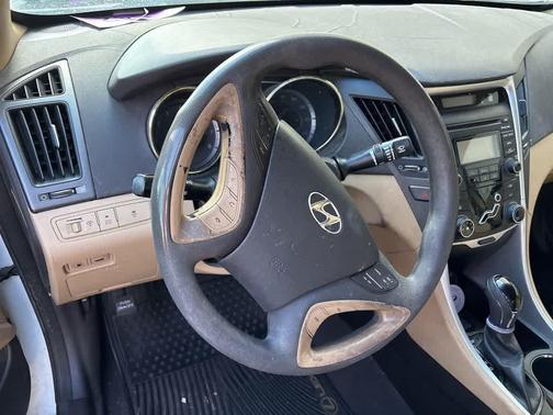 2013 Hyundai SONATA GLS