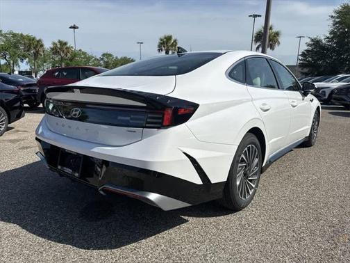 2025 Hyundai SONATA Hybrid SE