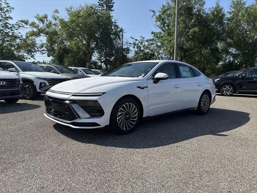 2025 Hyundai SONATA Hybrid SE