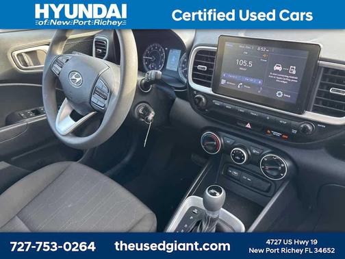 2022 Hyundai VENUE SE