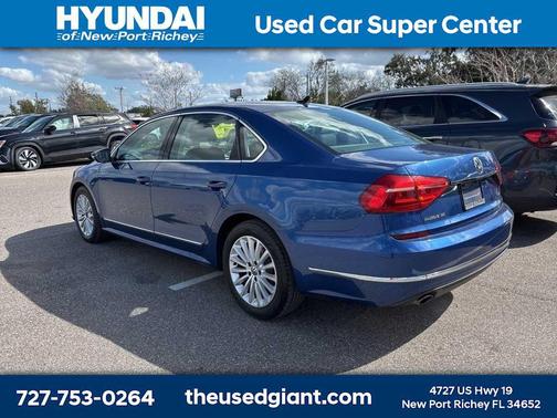 2016 Volkswagen Passat 1.8T SE w/Technology
