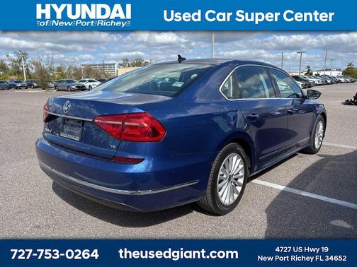 2016 Volkswagen Passat 1.8T SE w/Technology