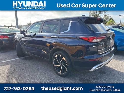 2022 Mitsubishi Outlander SE