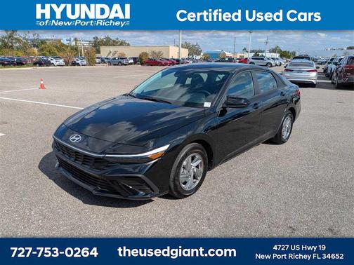 2024 Hyundai ELANTRA SE