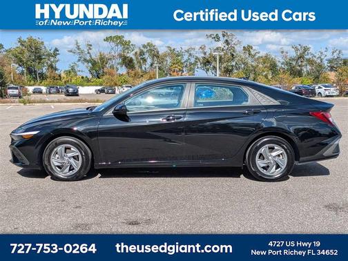 2024 Hyundai ELANTRA SE