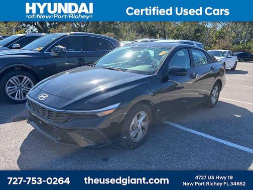 2024 Hyundai ELANTRA SE