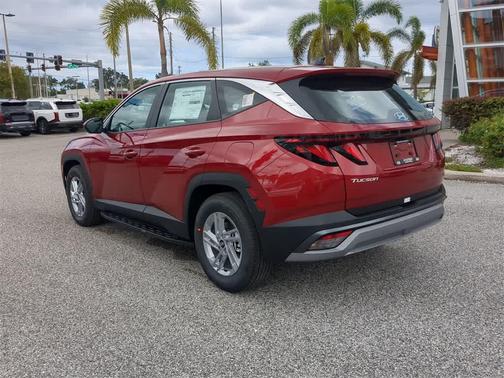2026 Hyundai TUCSON SE