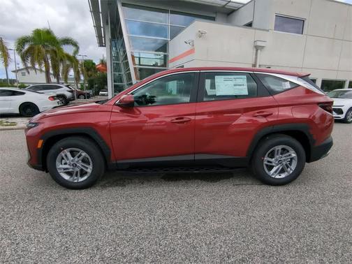 2026 Hyundai TUCSON SE