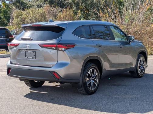 2025 Toyota Highlander Hybrid XLE