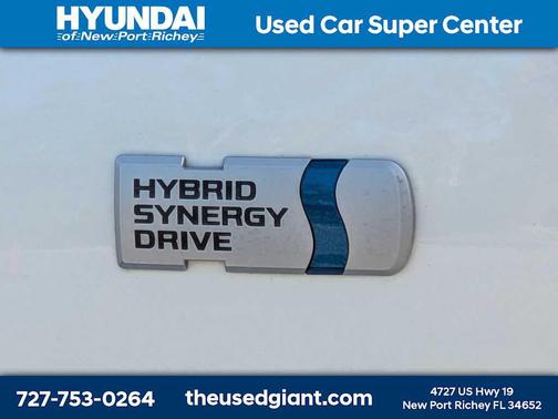 Moonglow 2018 Toyota Prius c Four