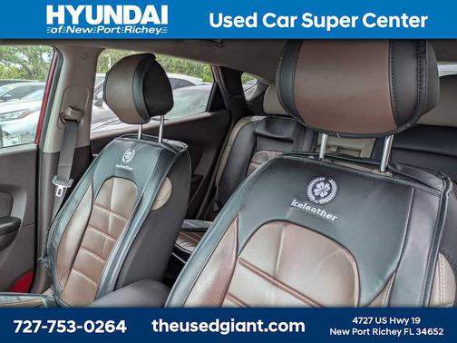 Garnet Red 2014 Hyundai TUCSON SE