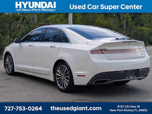 White Platinum Metallic Tri-Coat 2017 Lincoln MKZ Premiere