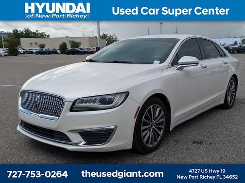 White Platinum Metallic Tri-Coat 2017 Lincoln MKZ Premiere