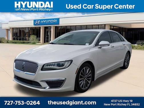 White Platinum Metallic Tri-Coat 2017 Lincoln MKZ Premiere