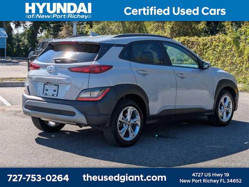 2022 Hyundai KONA SEL