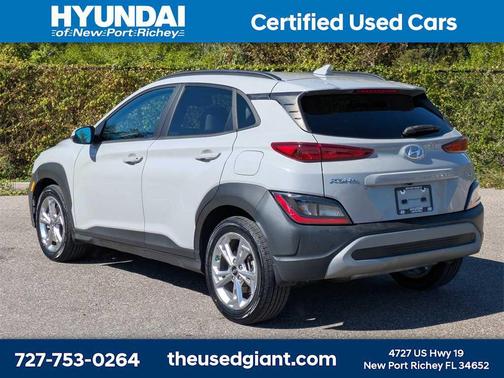 2022 Hyundai KONA SEL