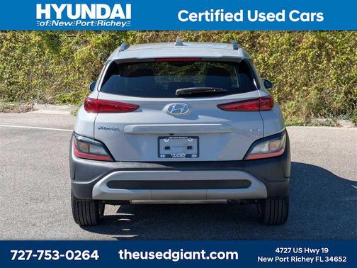 2022 Hyundai KONA SEL