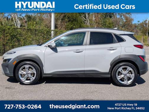 2022 Hyundai KONA SEL