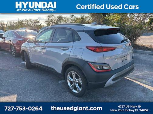 2022 Hyundai KONA SEL