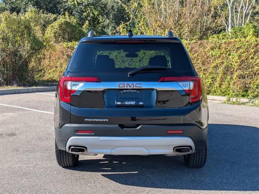 2023 GMC Acadia FWD SLT