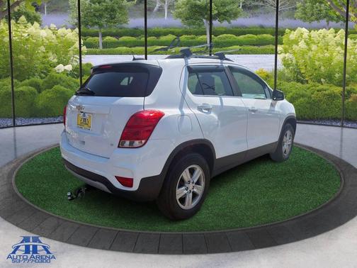 Summit White 2017 Chevrolet Trax LT