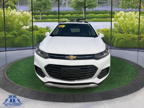 Summit White 2017 Chevrolet Trax LT